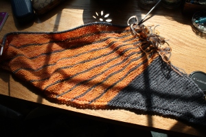 Different Lines shawl from Veera Välimäki. I am using my luna grey ripe peach and charcoal.